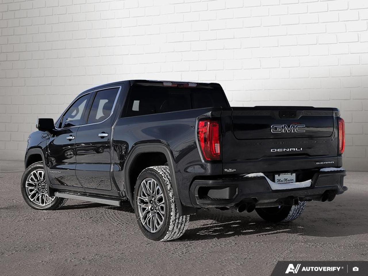 2023 GMC Sierra 1500 Crew Cab Short Box 4-Wheel Drive Denali Ultimate Photo2