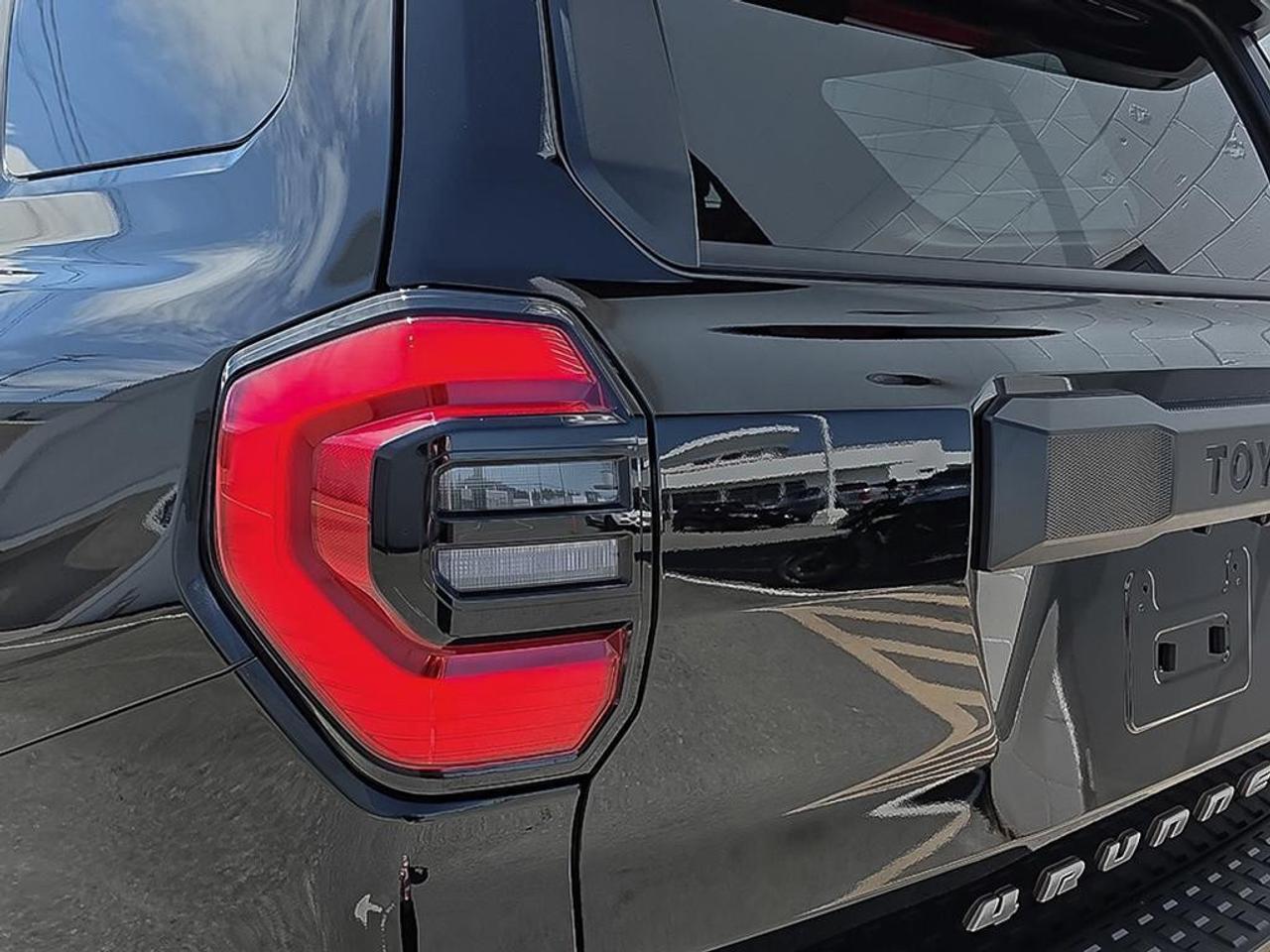 2026 Toyota 4Runner Hybrid 4WD Photo