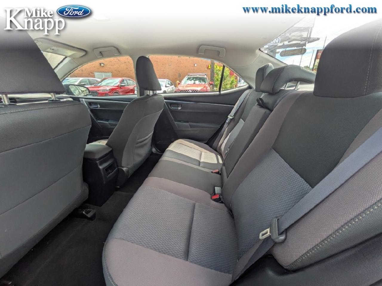 2018 Toyota Corolla LE Photo