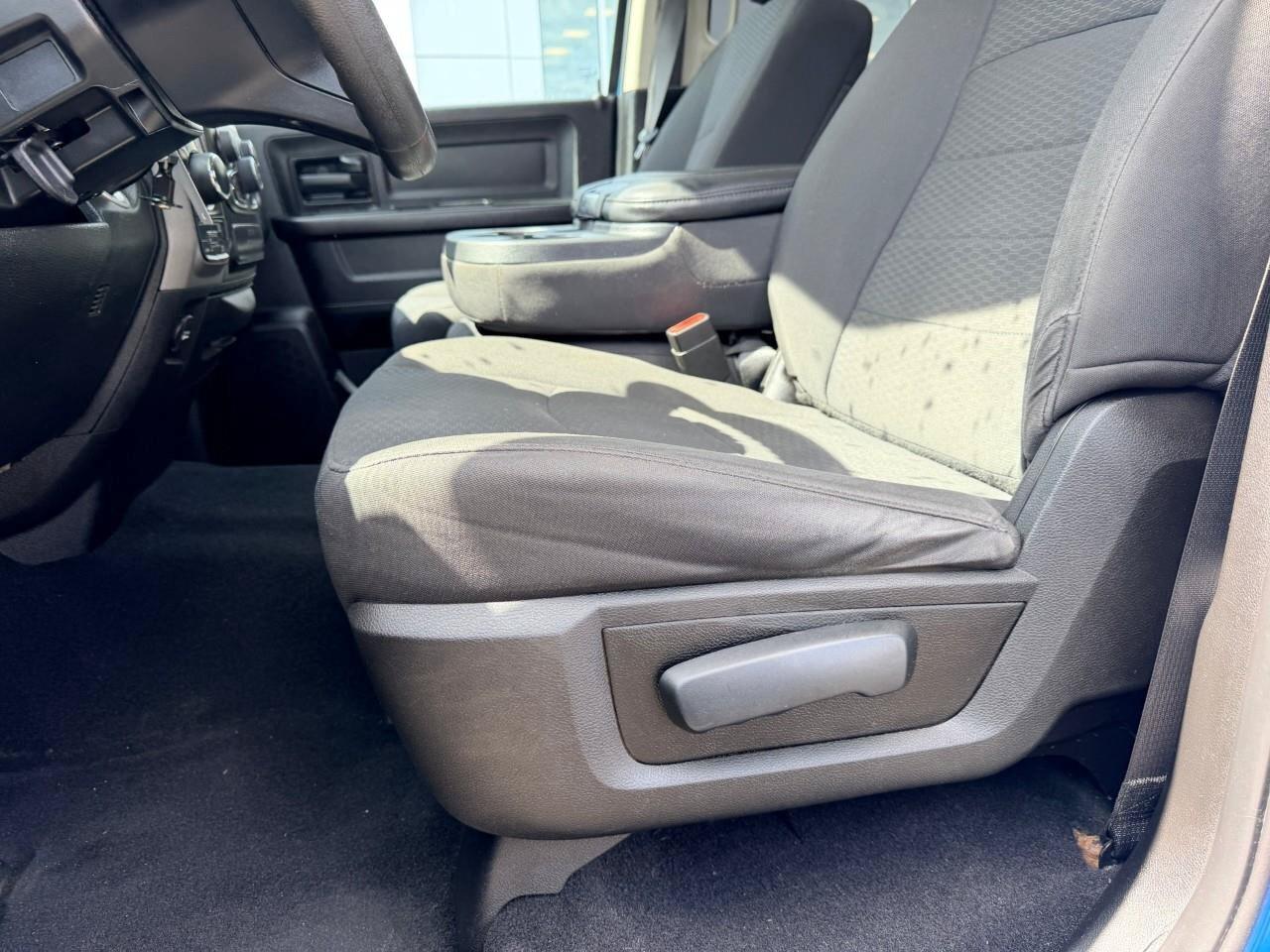 2019 RAM 1500 Classic Express 4x4 Crew Cab 5'7  Box Photo