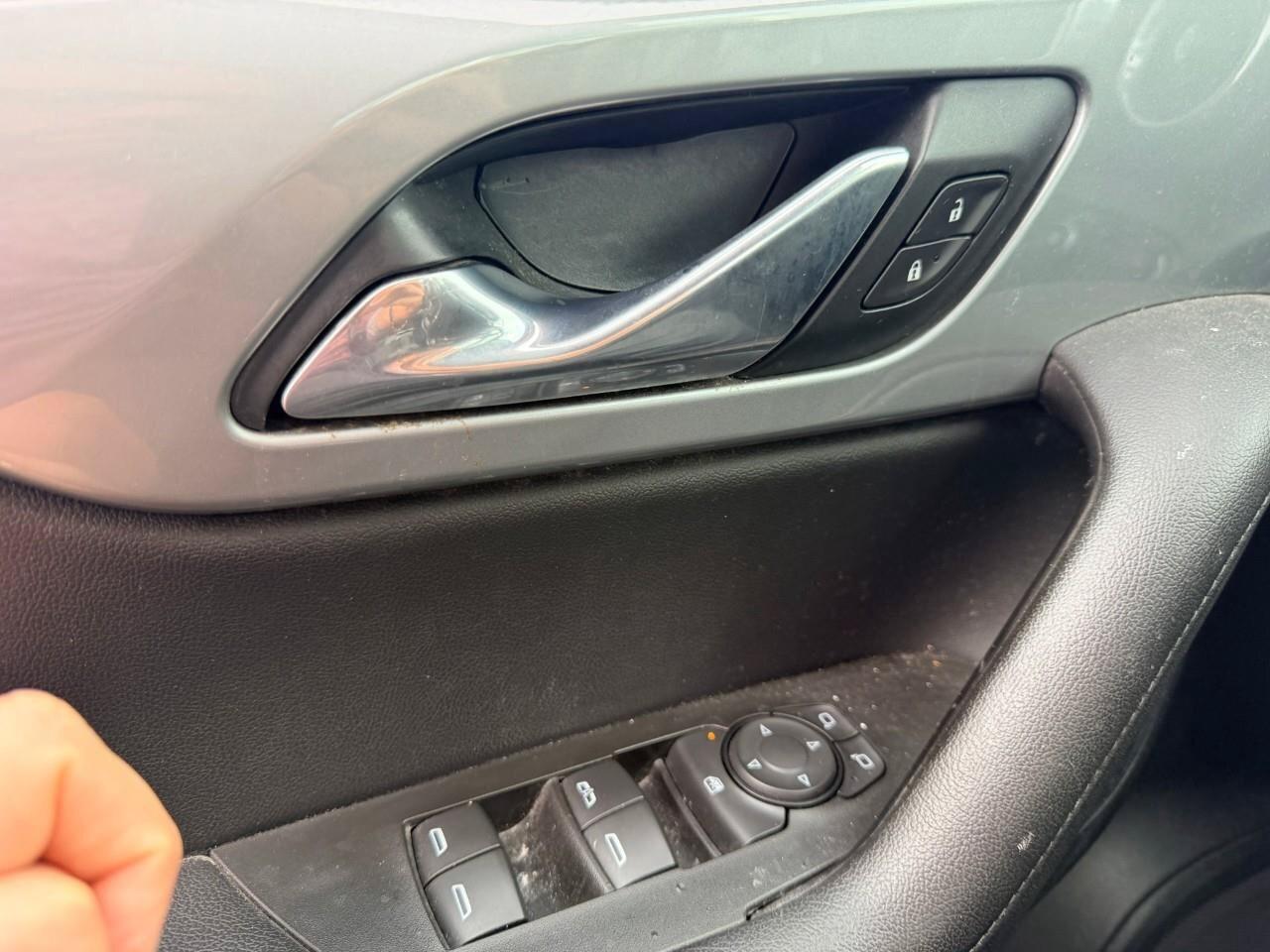 2019 Chevrolet Blazer FWD 4dr  3.6L Photo