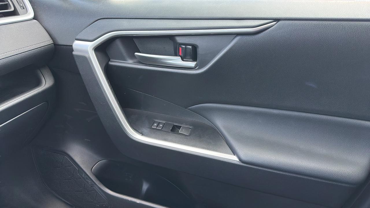 2025 Toyota RAV4 Hybrid  Photo