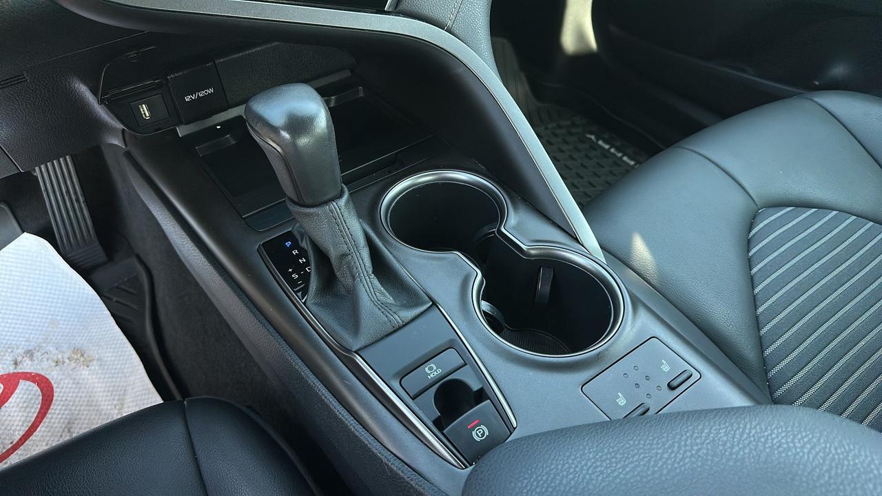 2023 Toyota Camry SE Auto AWD Photo