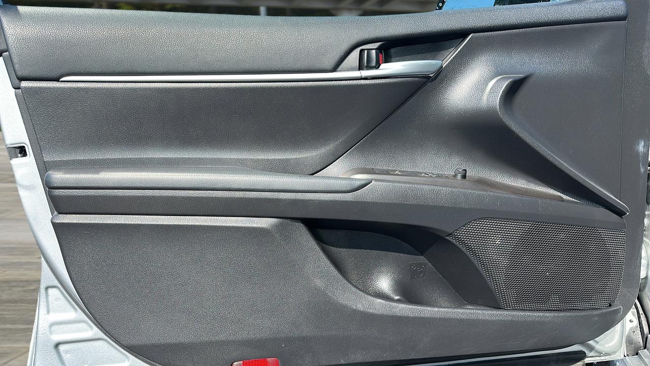 2023 Toyota Camry SE Auto AWD Photo