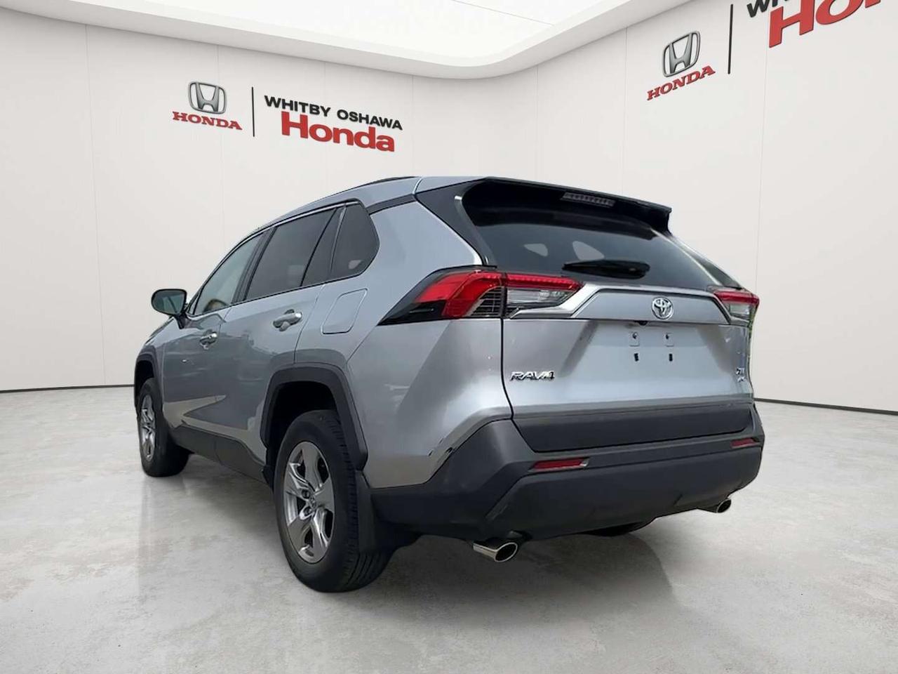 2025 Toyota RAV4 XLE Photo4