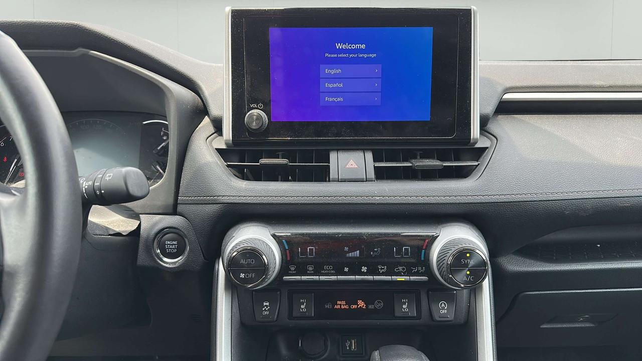 2025 Toyota RAV4 XLE Photo