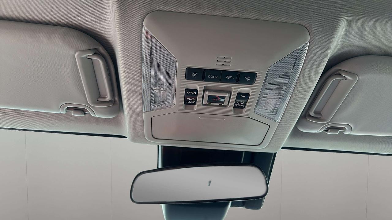 2025 Toyota RAV4 XLE Photo