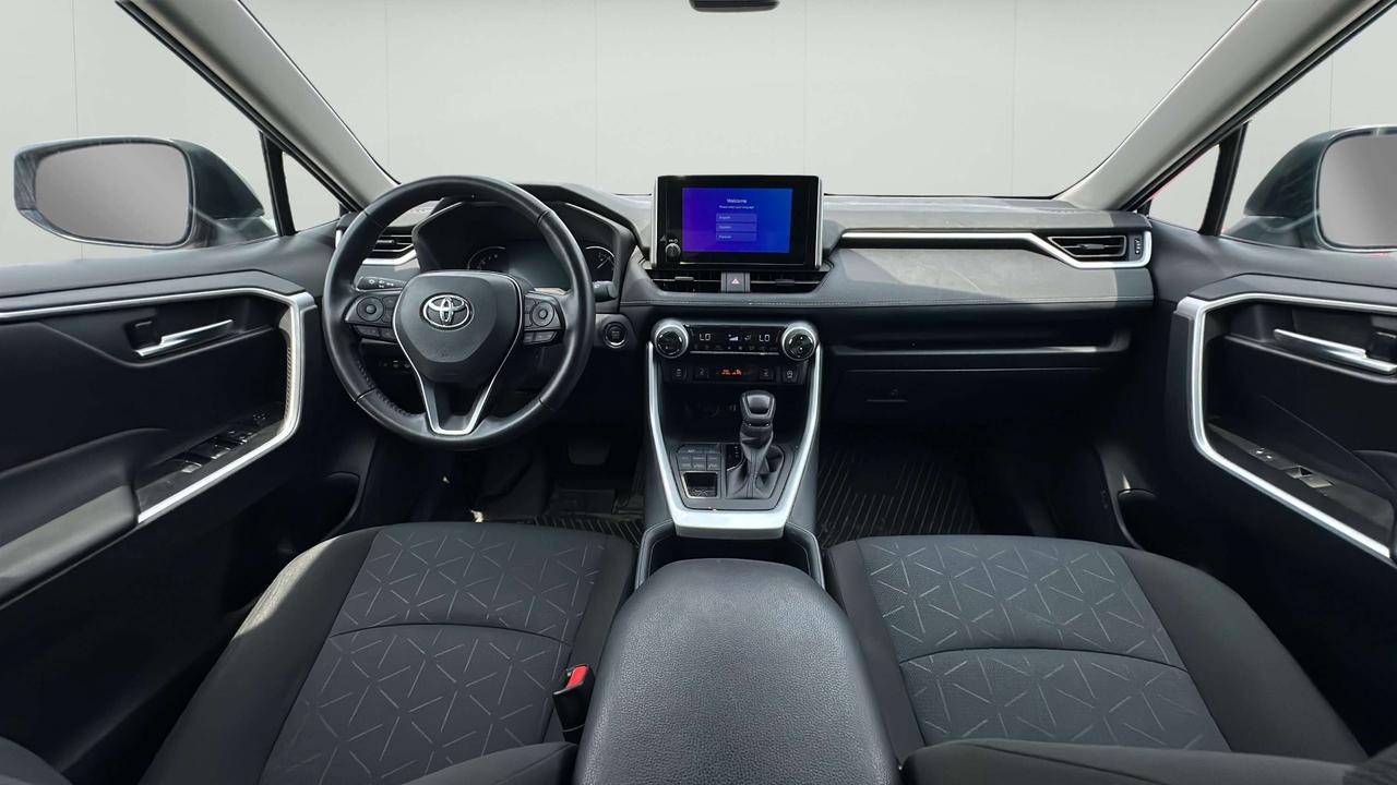 2025 Toyota RAV4 XLE Photo