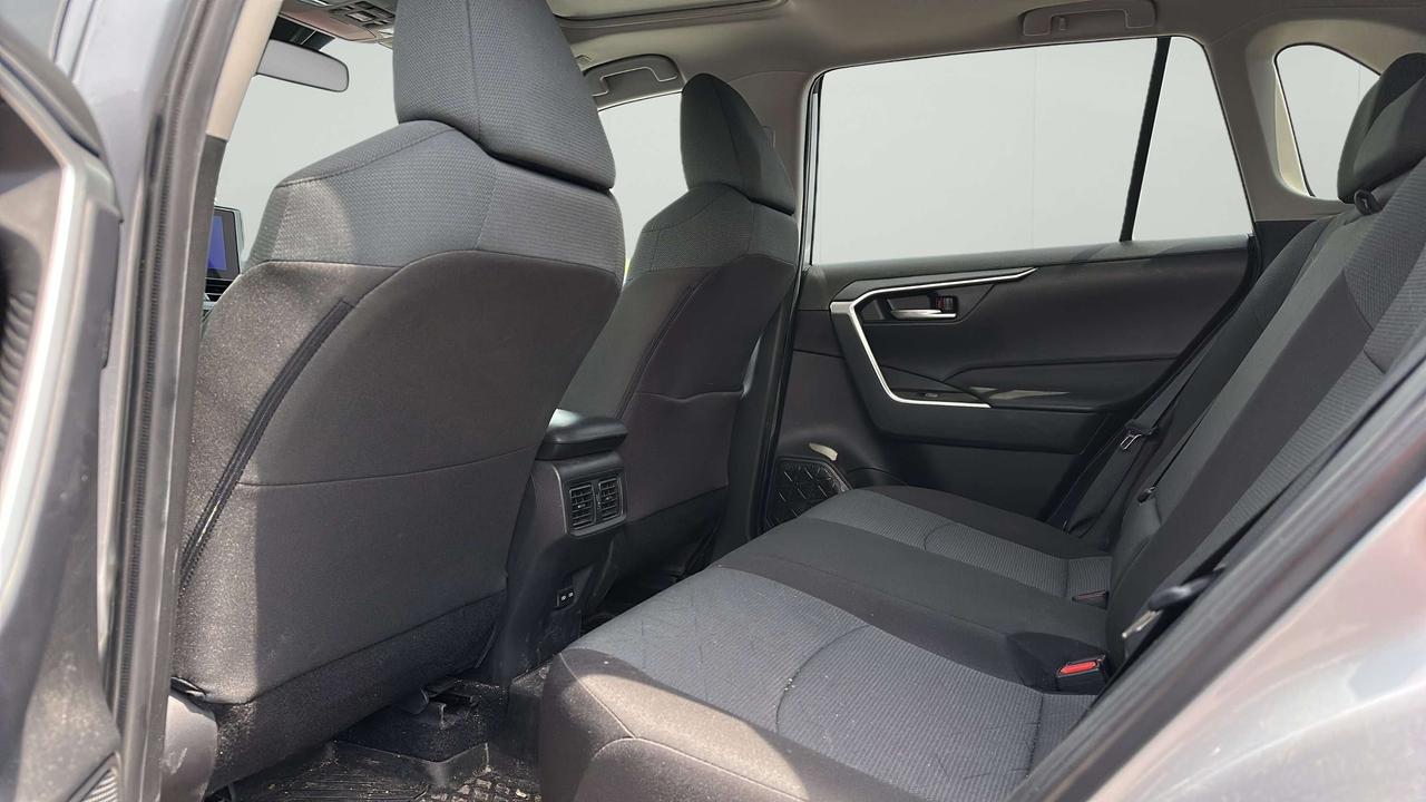 2025 Toyota RAV4 XLE Photo