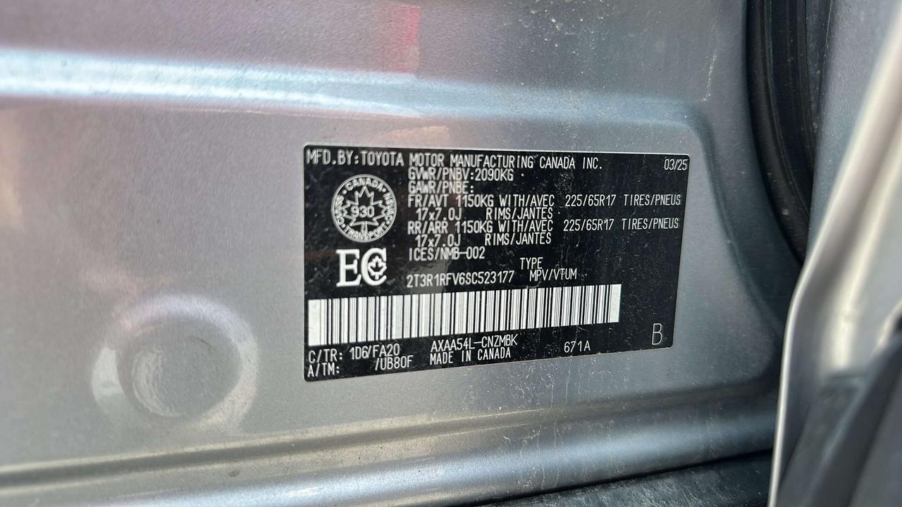 2025 Toyota RAV4 XLE Photo