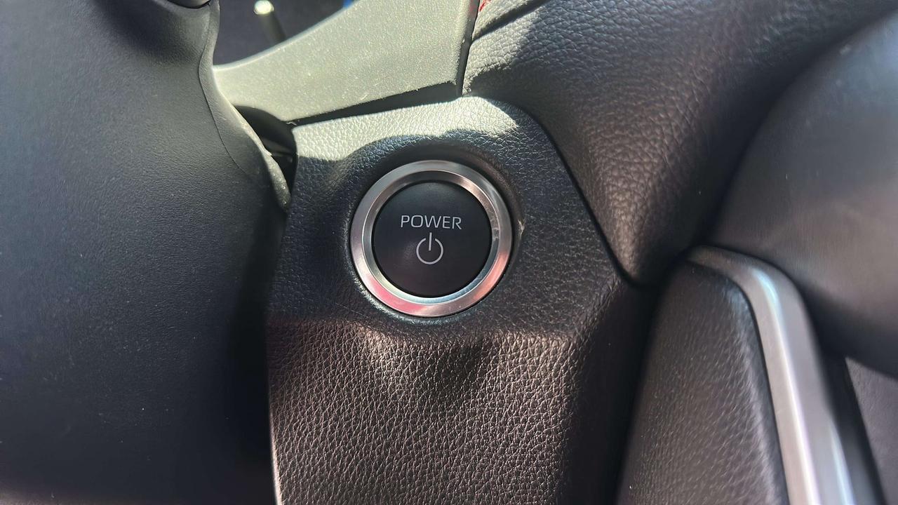2024 Toyota RAV4 Prime SE Photo