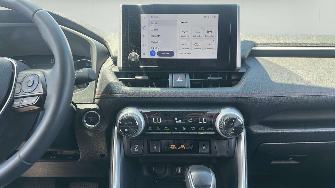 2024 Toyota RAV4 Prime SE Photo