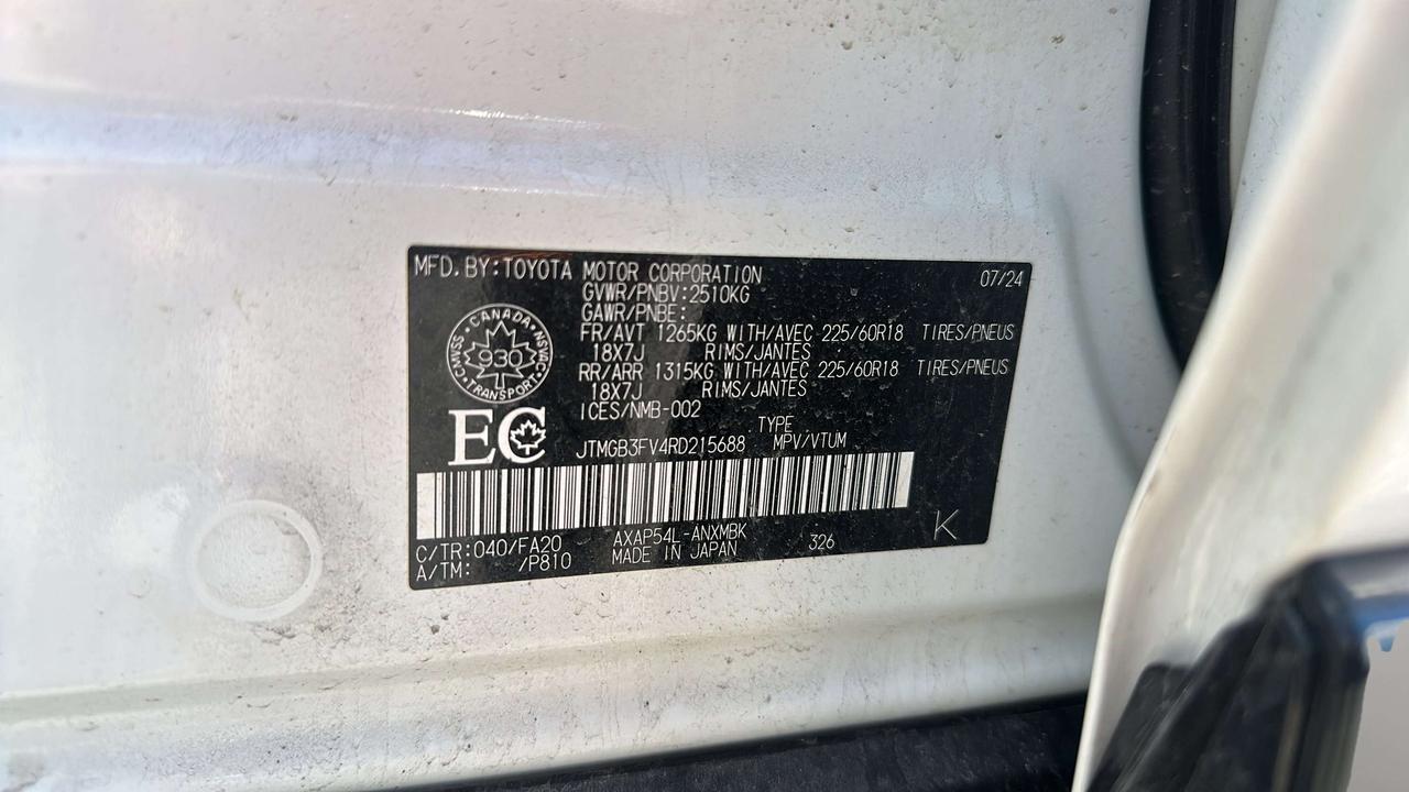 2024 Toyota RAV4 Prime SE Photo