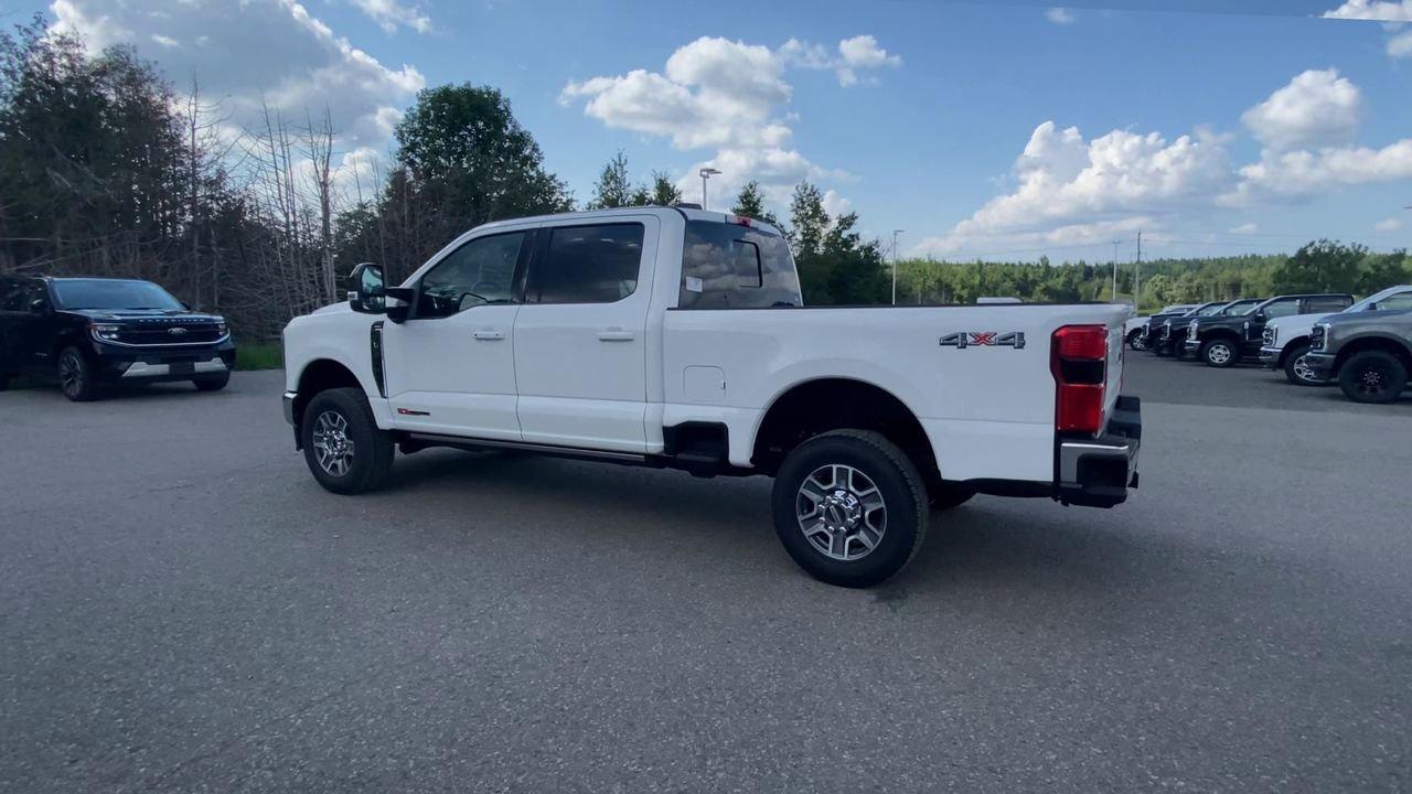 2026 Ford SUPER DUTY F-250 SRW LARIAT Photo