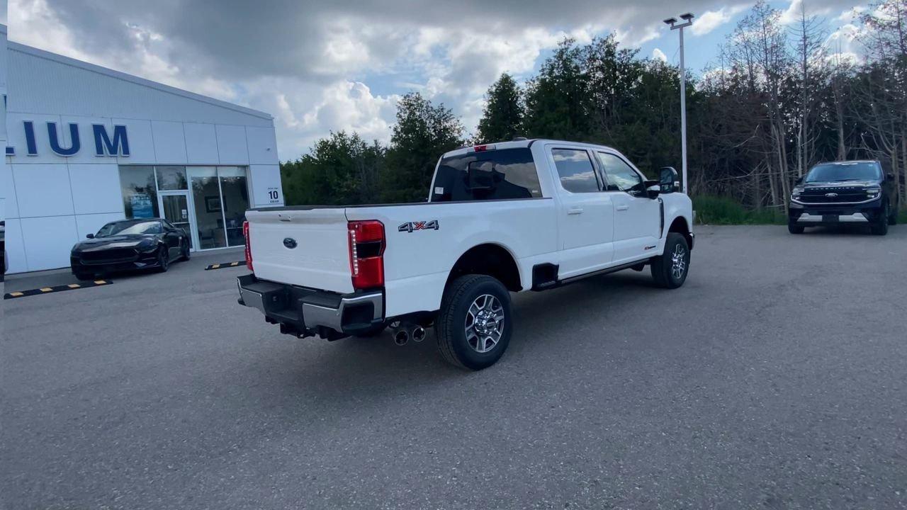 2026 Ford SUPER DUTY F-250 SRW LARIAT Photo