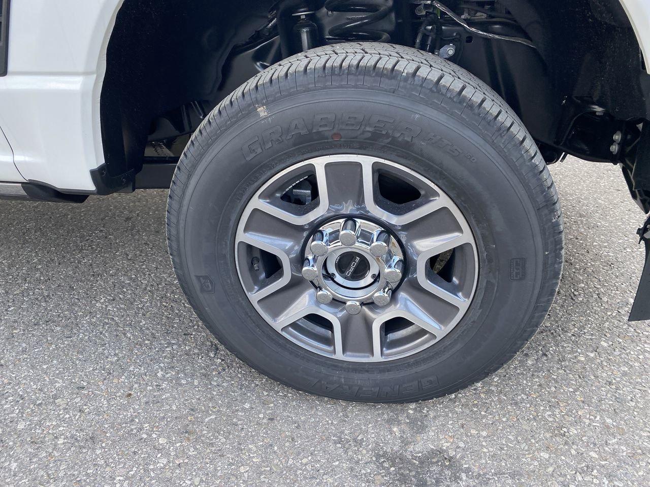 2026 Ford SUPER DUTY F-250 SRW LARIAT Photo