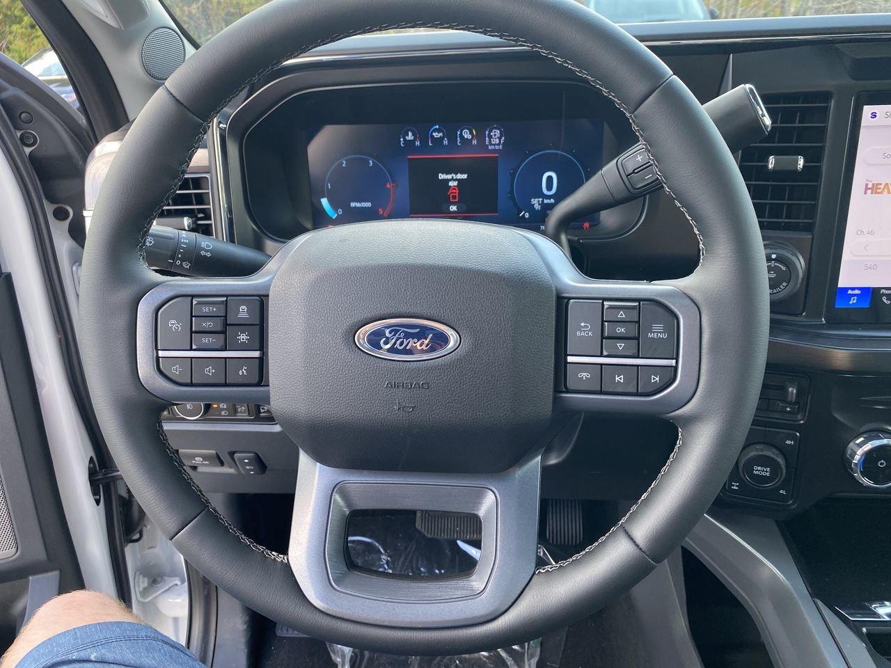 2026 Ford SUPER DUTY F-250 SRW LARIAT Photo