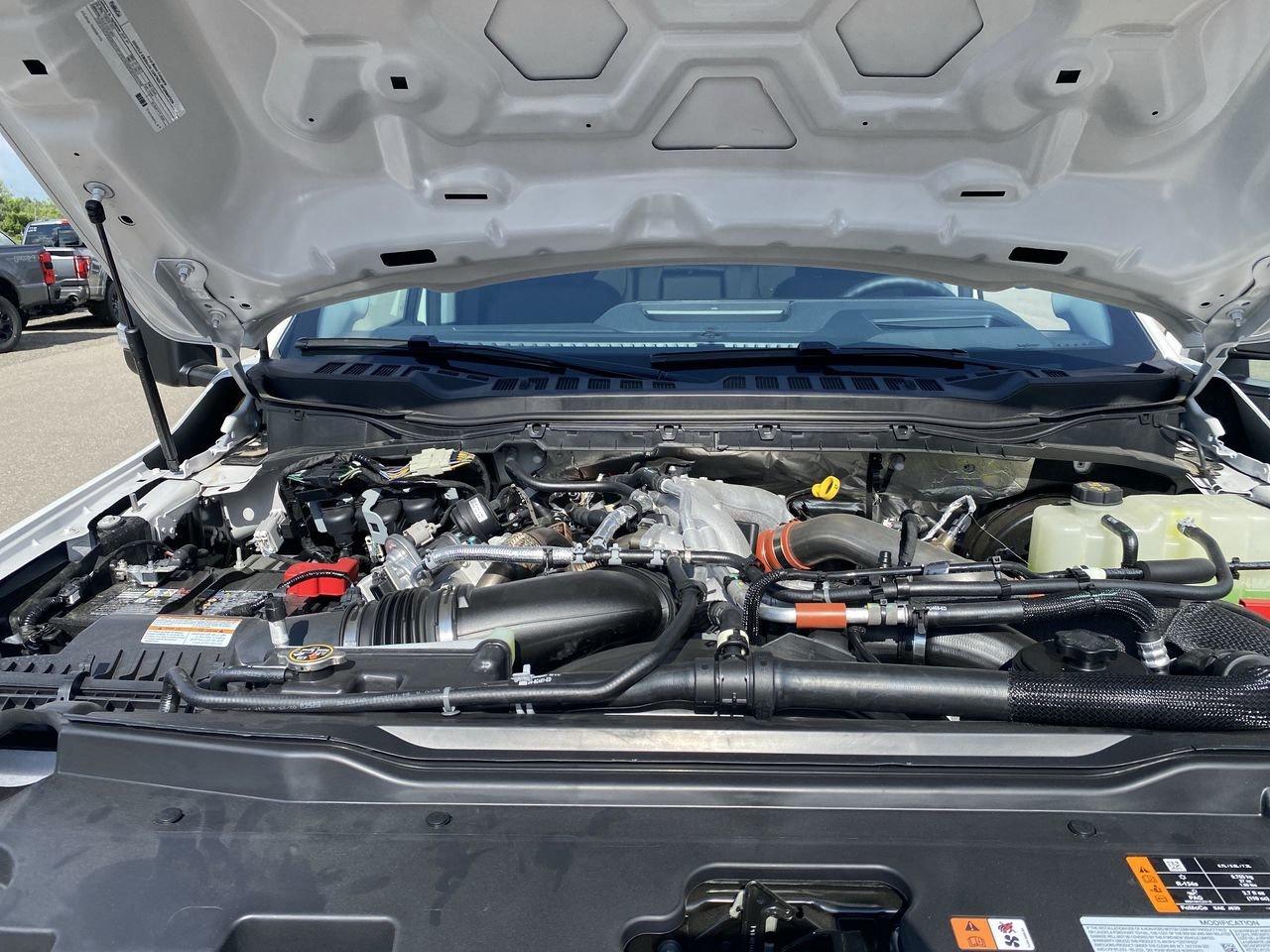 2026 Ford SUPER DUTY F-250 SRW LARIAT Photo