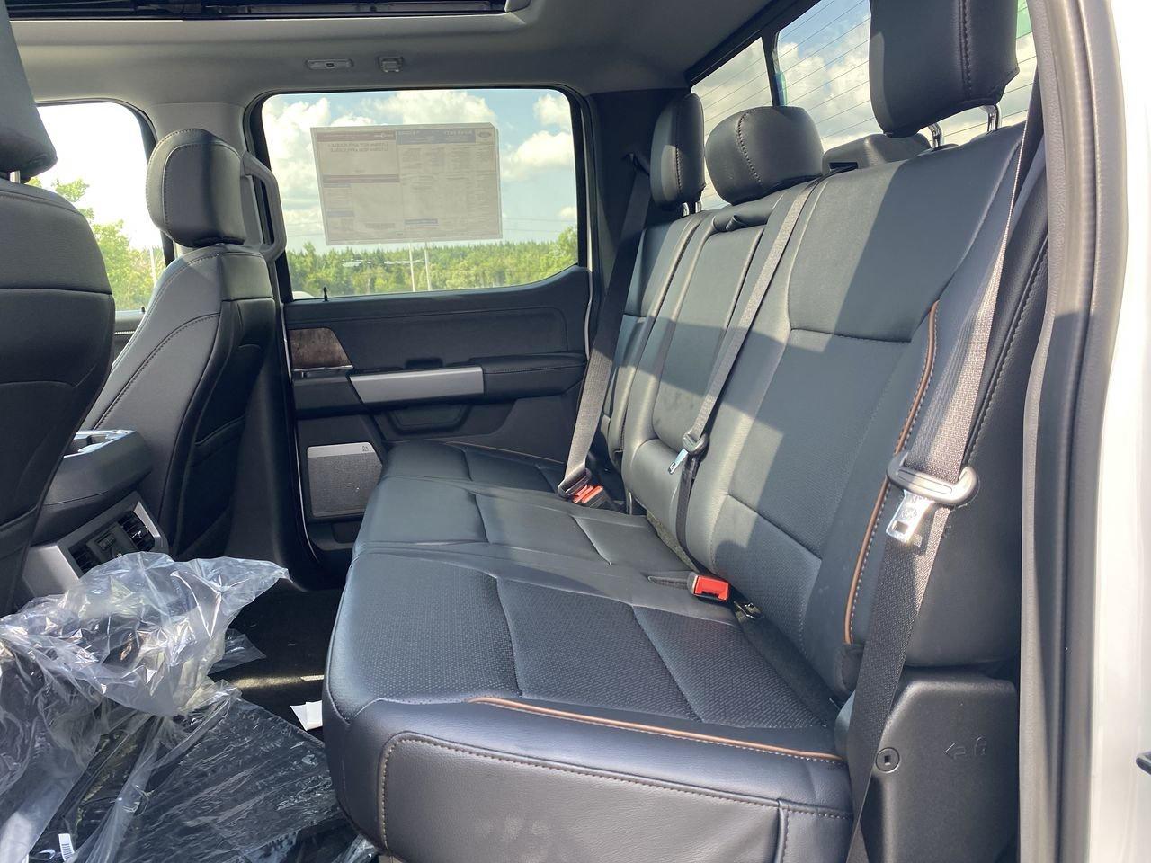 2026 Ford SUPER DUTY F-250 SRW LARIAT Photo