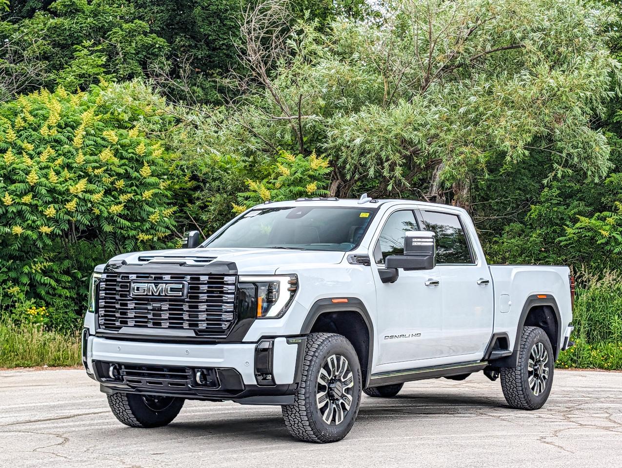 2026 GMC SIERRA 2500HD Denali Ultimate Photo