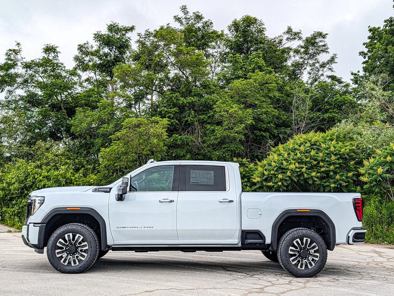 2026 GMC SIERRA 2500HD Denali Ultimate Photo