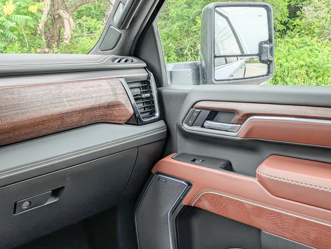 2026 GMC SIERRA 2500HD Denali Ultimate Photo