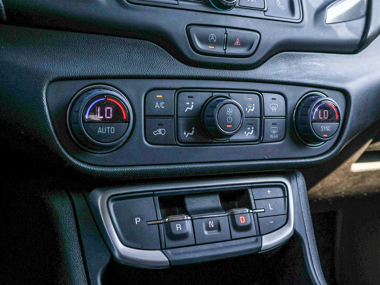 2024 GMC Terrain SLE Photo