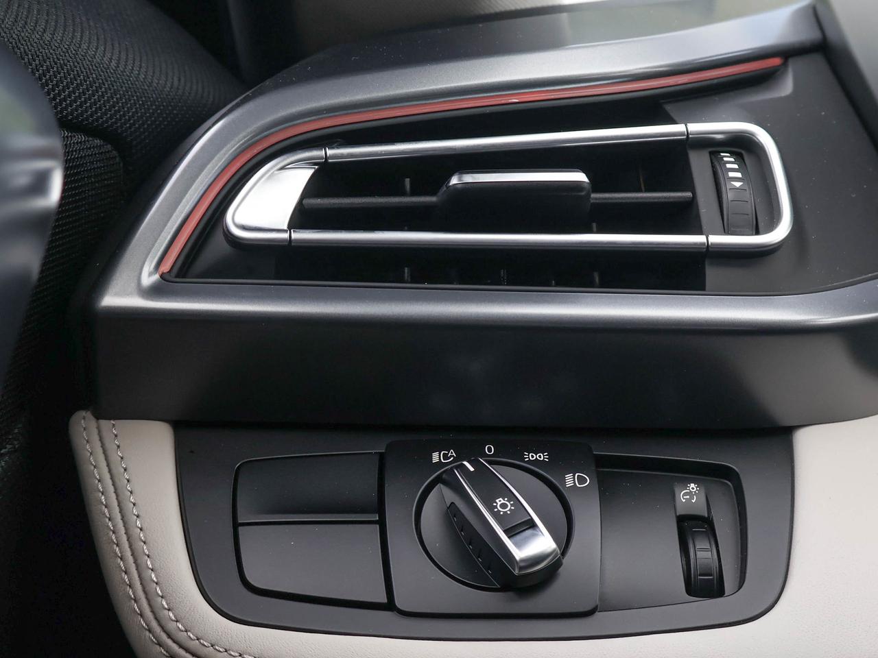 2015 BMW i8  Photo