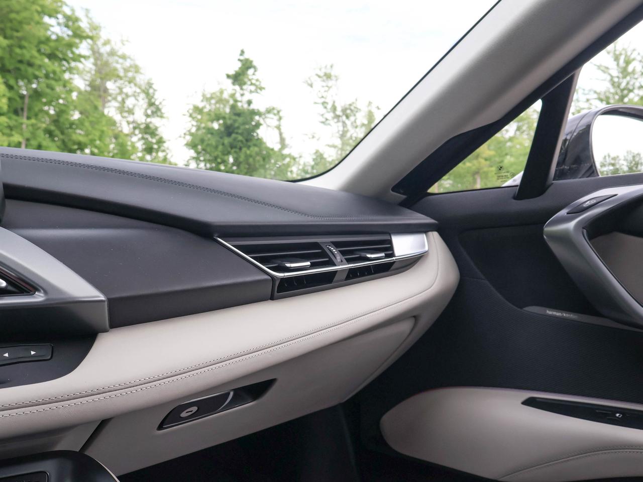 2015 BMW i8  Photo