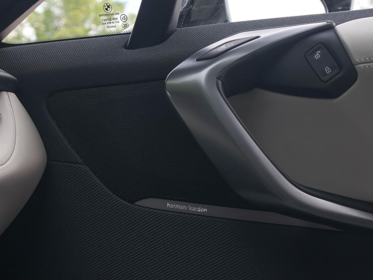 2015 BMW i8  Photo