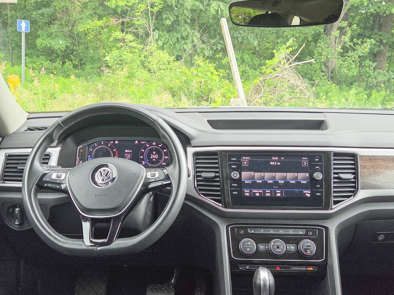 2019 Volkswagen Atlas EXECLINE Photo