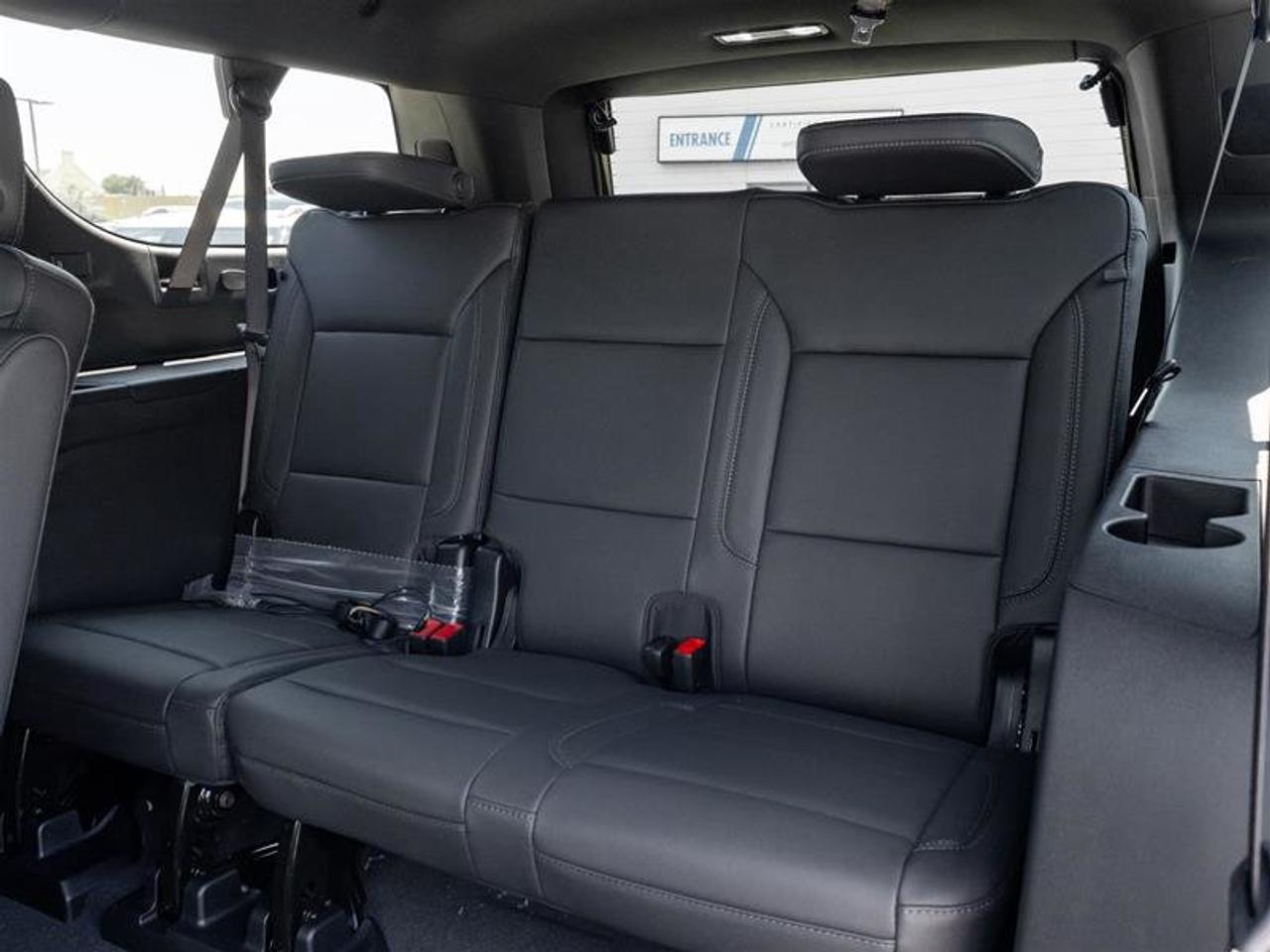 2026 Chevrolet Suburban Z71 Photo