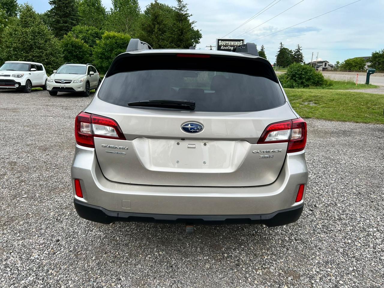 2016 Subaru Outback 3.6R w/Limited & Tech Pkg CERTIFIED Photo3