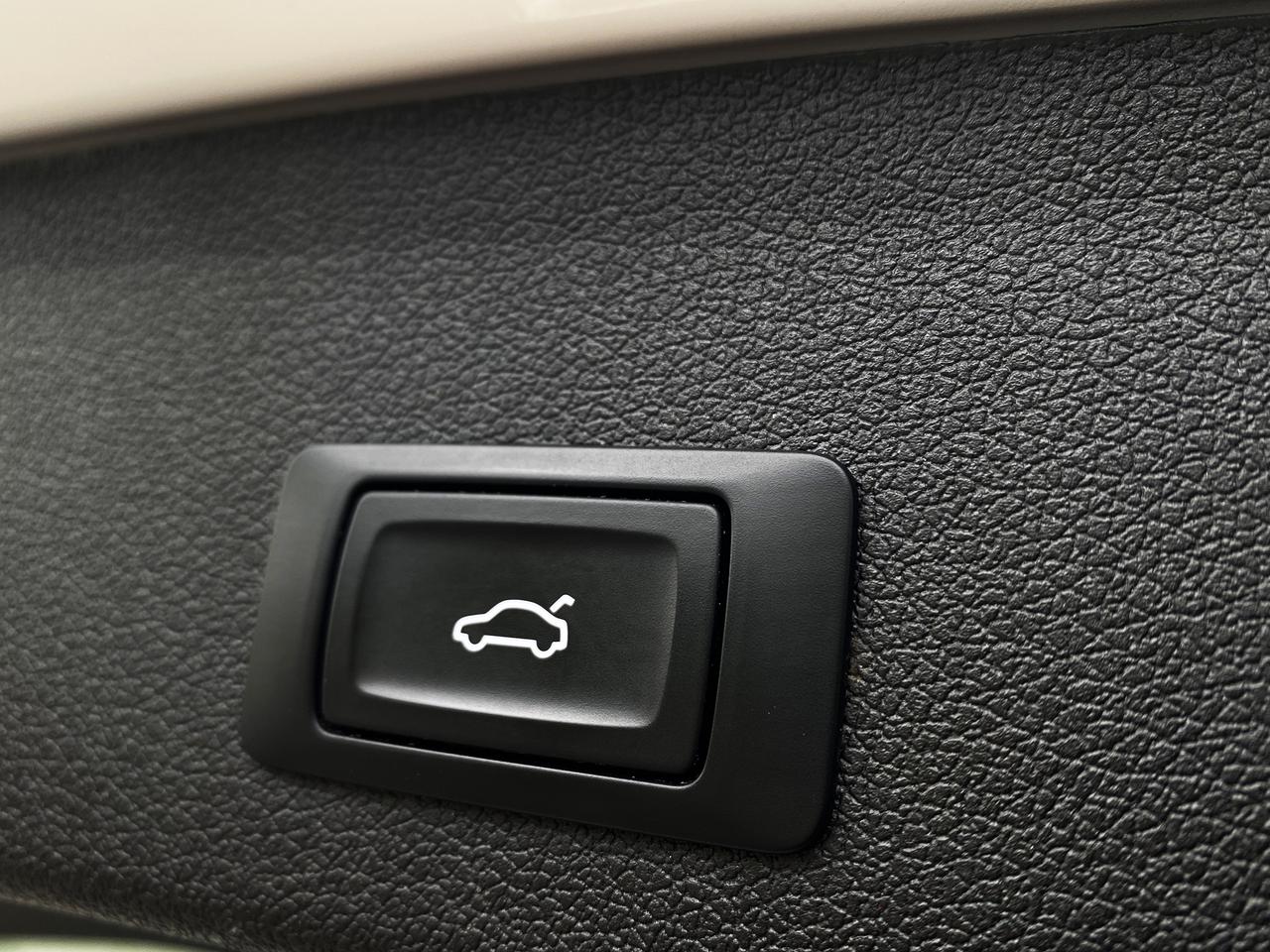 2017 Audi Q5 2.0T-QUATTRO-NAV-CAMERA-PANO ROOF Photo