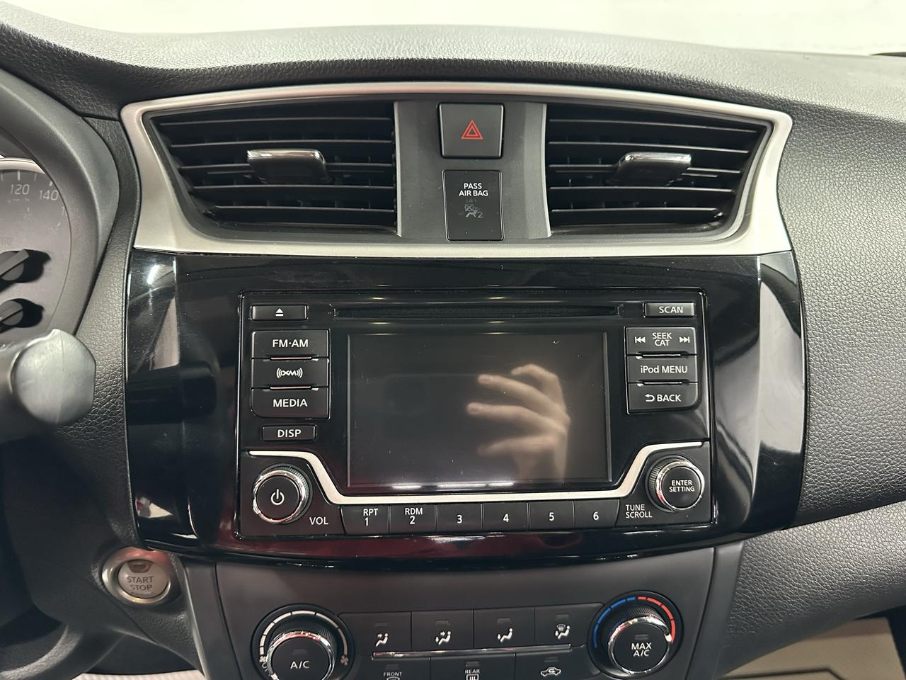 2017 Nissan Sentra SV Photo
