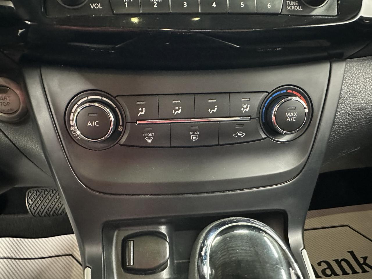 2017 Nissan Sentra S Photo39
