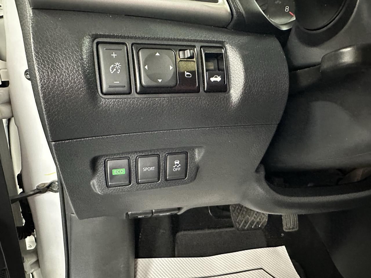 2017 Nissan Sentra SV Photo