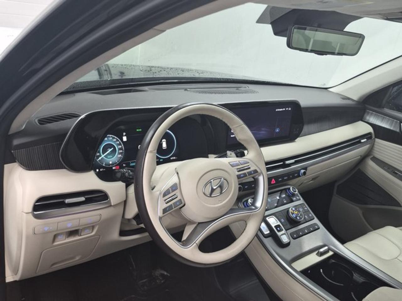 2024 Hyundai PALISADE Ultimate Calligraphy AWD | Leather | Sunroof | Cooled Seats | Heated Seats + Steering | BSM & More ! Photo