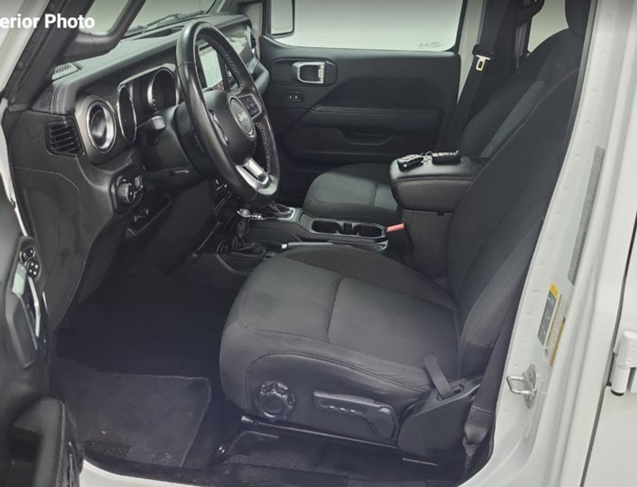 2023 Jeep Wrangler Sahara 4X4 | V6 | Tow Pkg | Heated Wheel + Seats | Remote Start | Body Colour Hardtop | and More ! Photo2