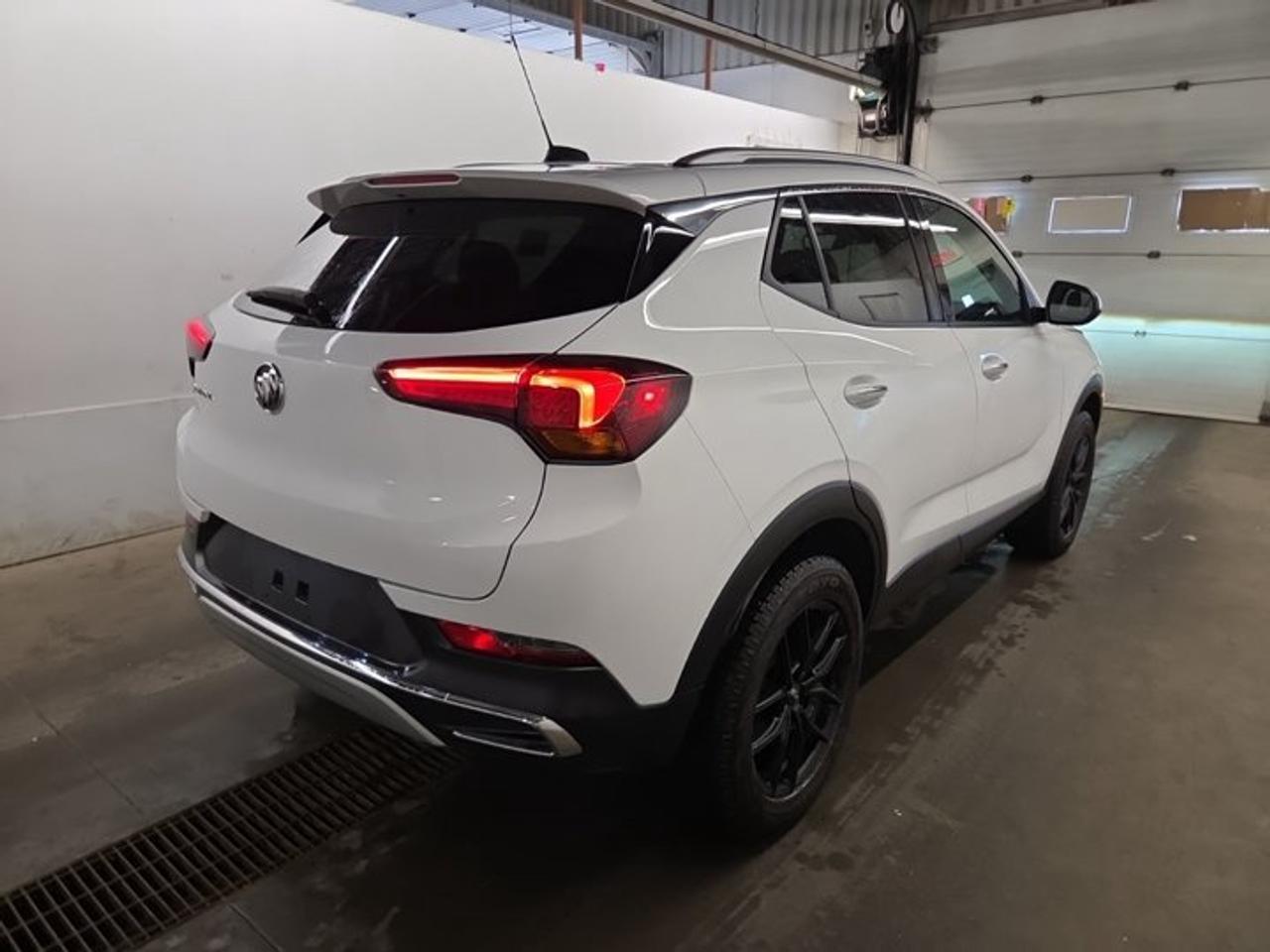 2022 Buick Encore GX Essence AWD | Sunroof | Leather | Heated Seats + Steering | CarPlay | Remote Start | and More ! Photo