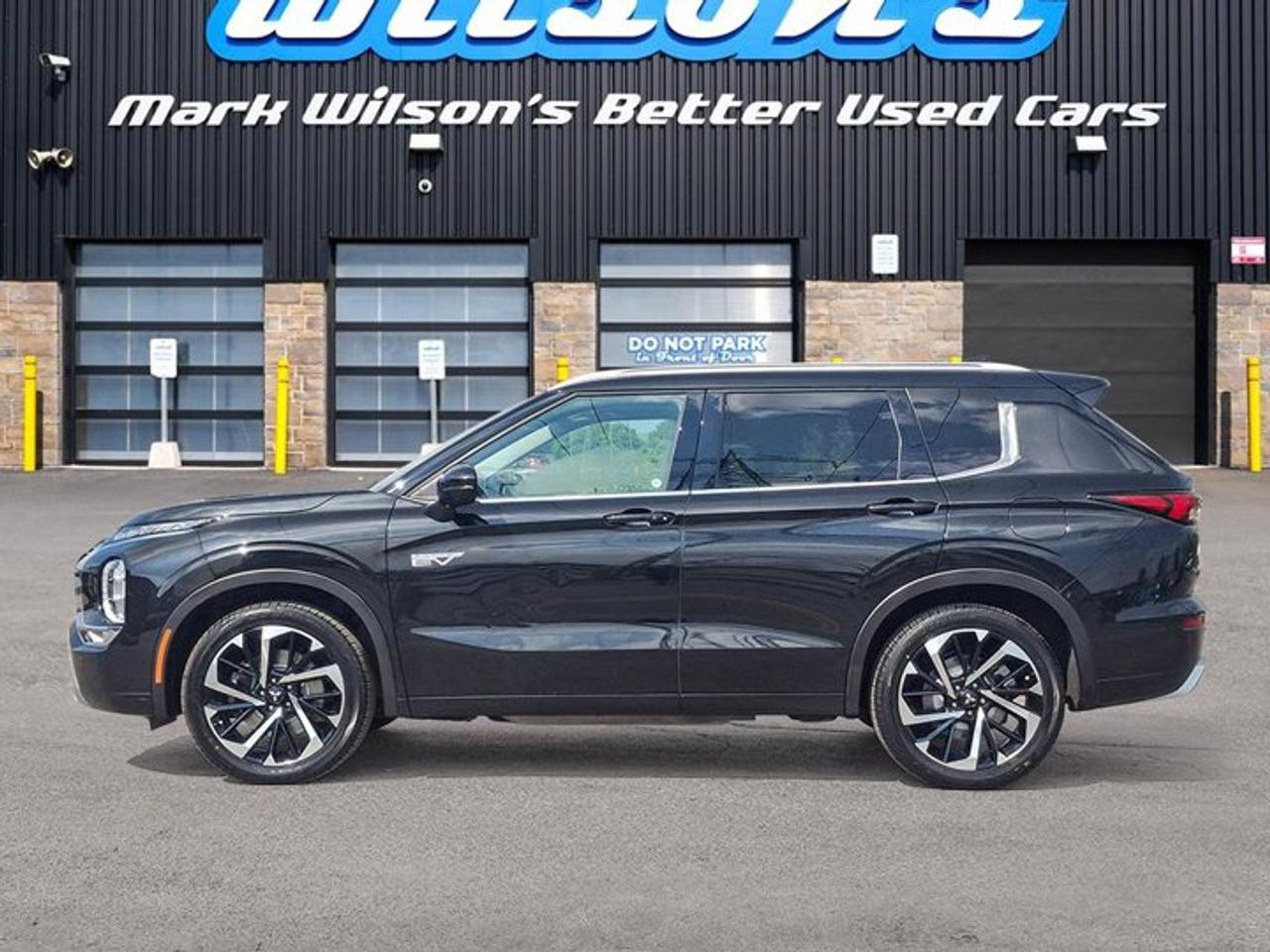 2024 Mitsubishi Outlander Plug-In Hybrid GT | Leather | Sunroof | HUD | 360 Camera | Bose | Adaptive Cruise | CarPlay + Android | and More ! Photo5