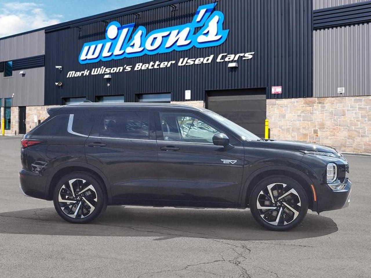 2024 Mitsubishi Outlander Plug-In Hybrid GT | Leather | Sunroof | HUD | 360 Camera | Bose | Adaptive Cruise | CarPlay + Android | and More ! Photo