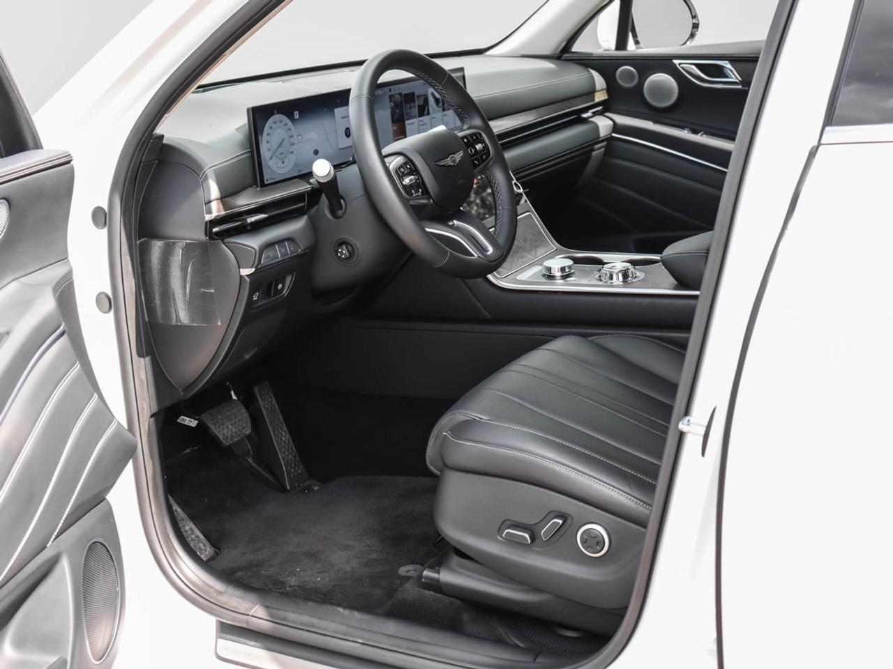 2025 Genesis GV80 3.5T Prestige Luxury AWD 7Passengers Photo