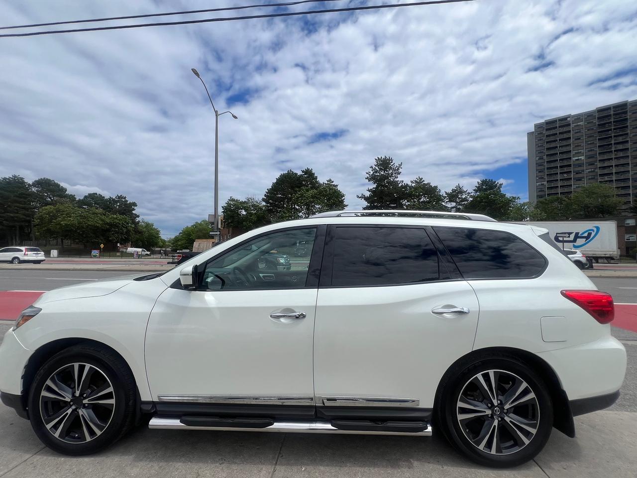 2017 Nissan Pathfinder 7 SEATS- LEATHER-NAV-PANORAMIC SR/F-BACK CAM-MORE! Photo3