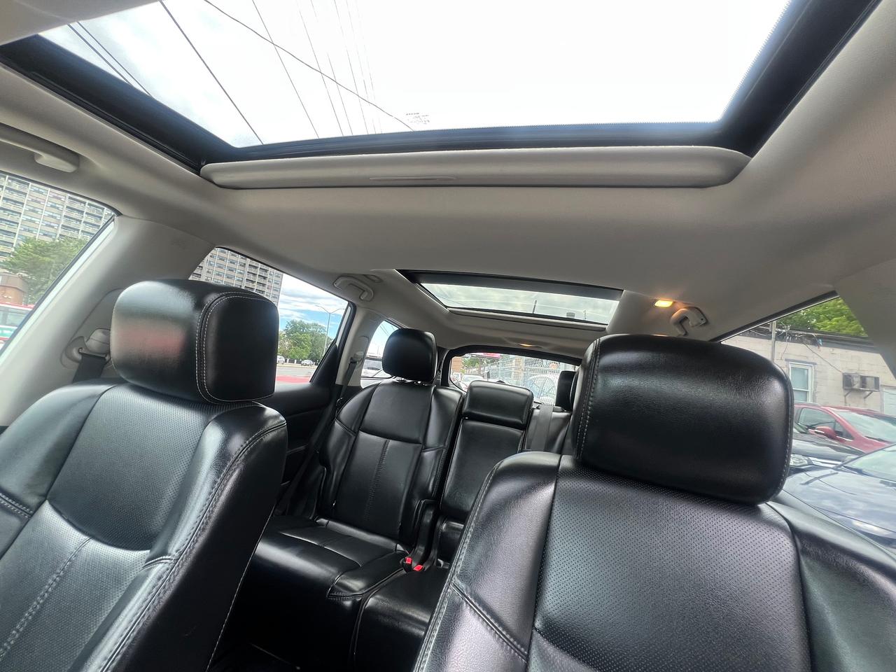 2017 Nissan Pathfinder 7 SEATS- LEATHER-NAV-PANORAMIC SR/F-BACK CAM-MORE! Photo