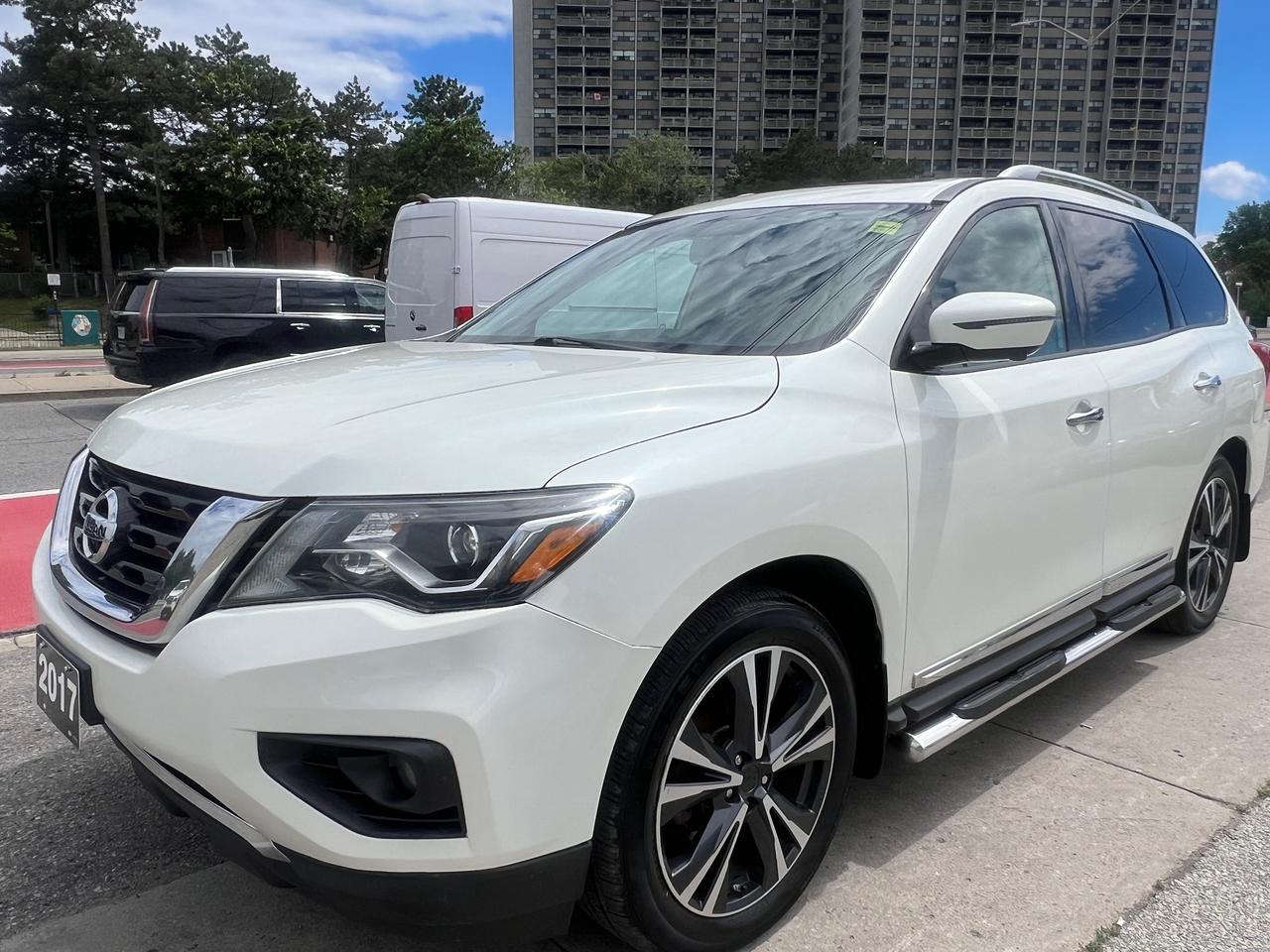 2017 Nissan Pathfinder 7 SEATS- LEATHER-NAV-PANORAMIC SR/F-BACK CAM-MORE! Photo2