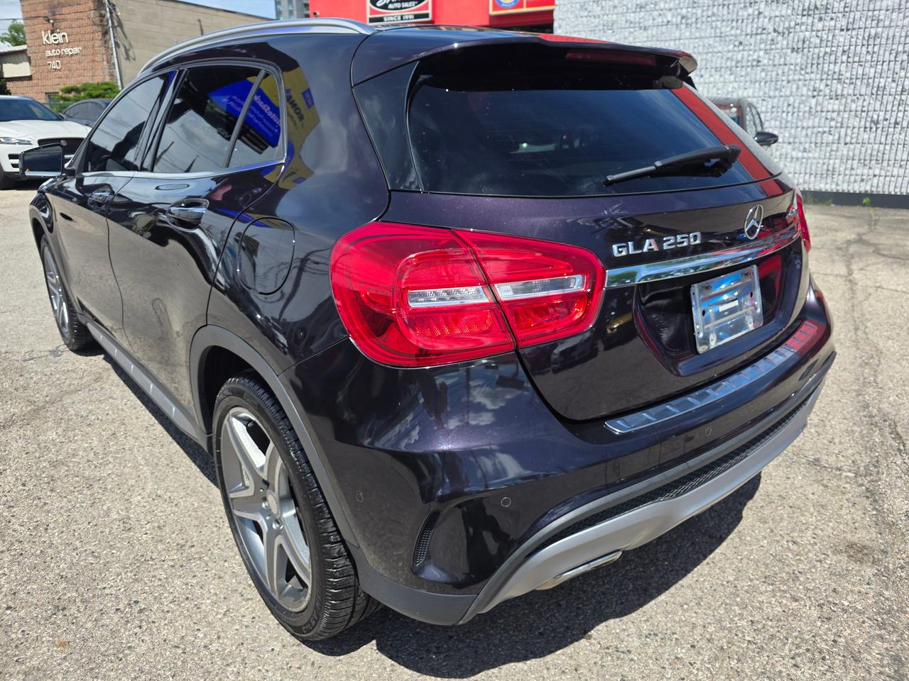 2015 Mercedes-Benz GLA GLA 250 4MATIC Photo3