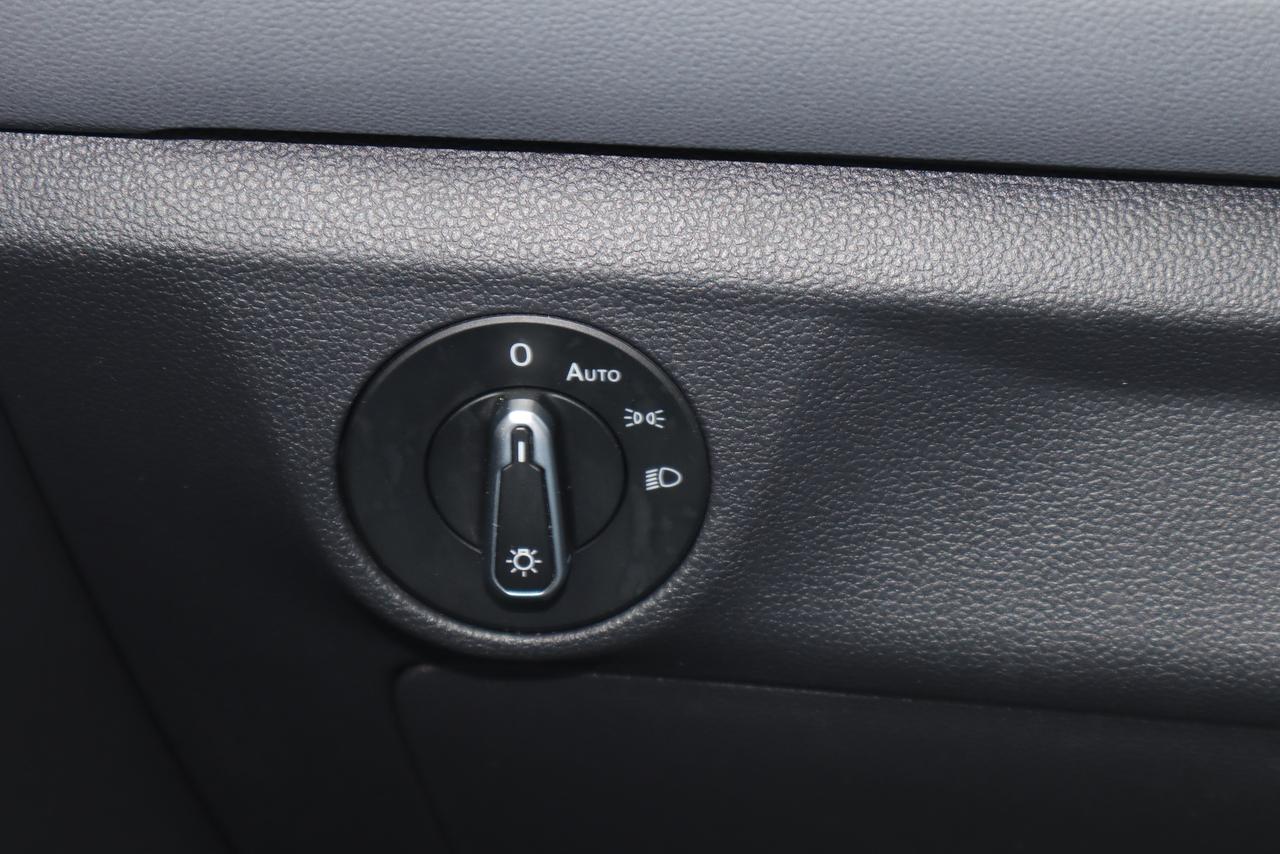 2025 Volkswagen Jetta Comfortline AUTO Photo