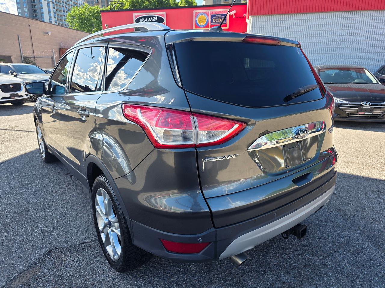 2015 Ford Escape Titanium 4WD Photo3