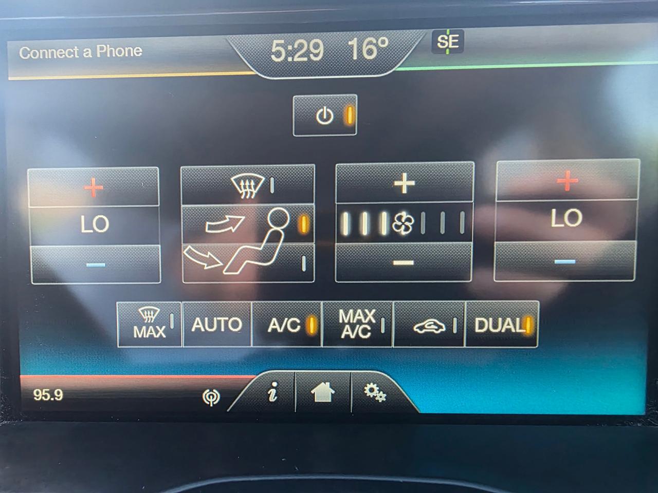 2015 Ford Escape Titanium 4WD Photo